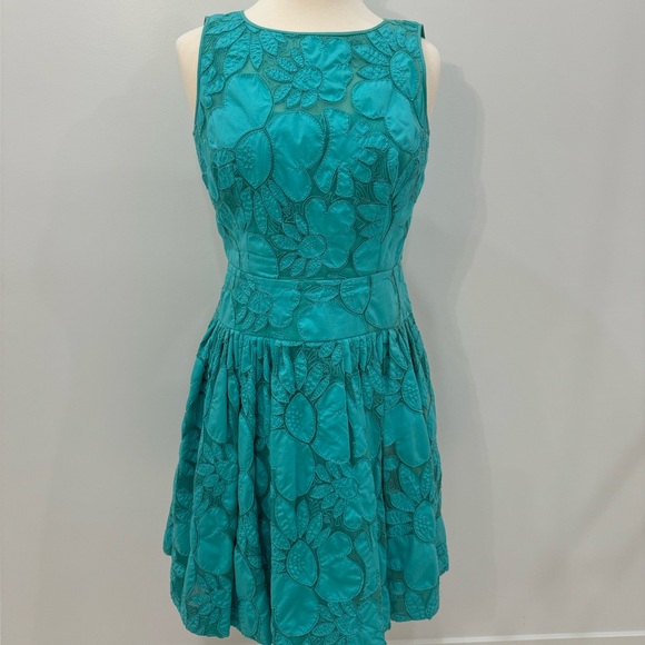 Per Se Dresses & Skirts - Elegant Per Se Teal Lace Dress - Size 2